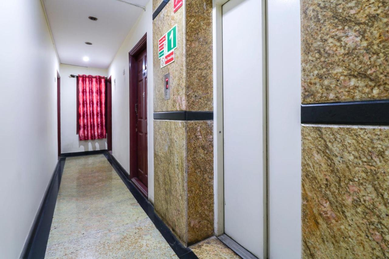 Oyo 71675 New Aishwarya Comforts Hotel Bangalore Esterno foto