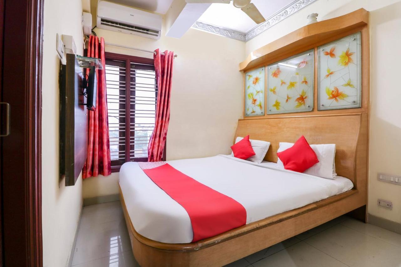 Oyo 71675 New Aishwarya Comforts Hotel Bangalore Esterno foto