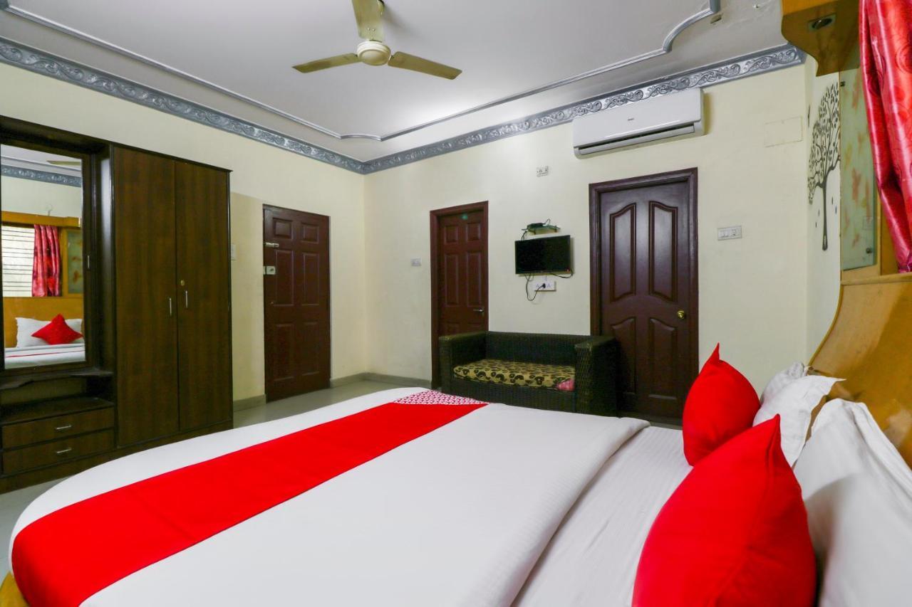 Oyo 71675 New Aishwarya Comforts Hotel Bangalore Esterno foto