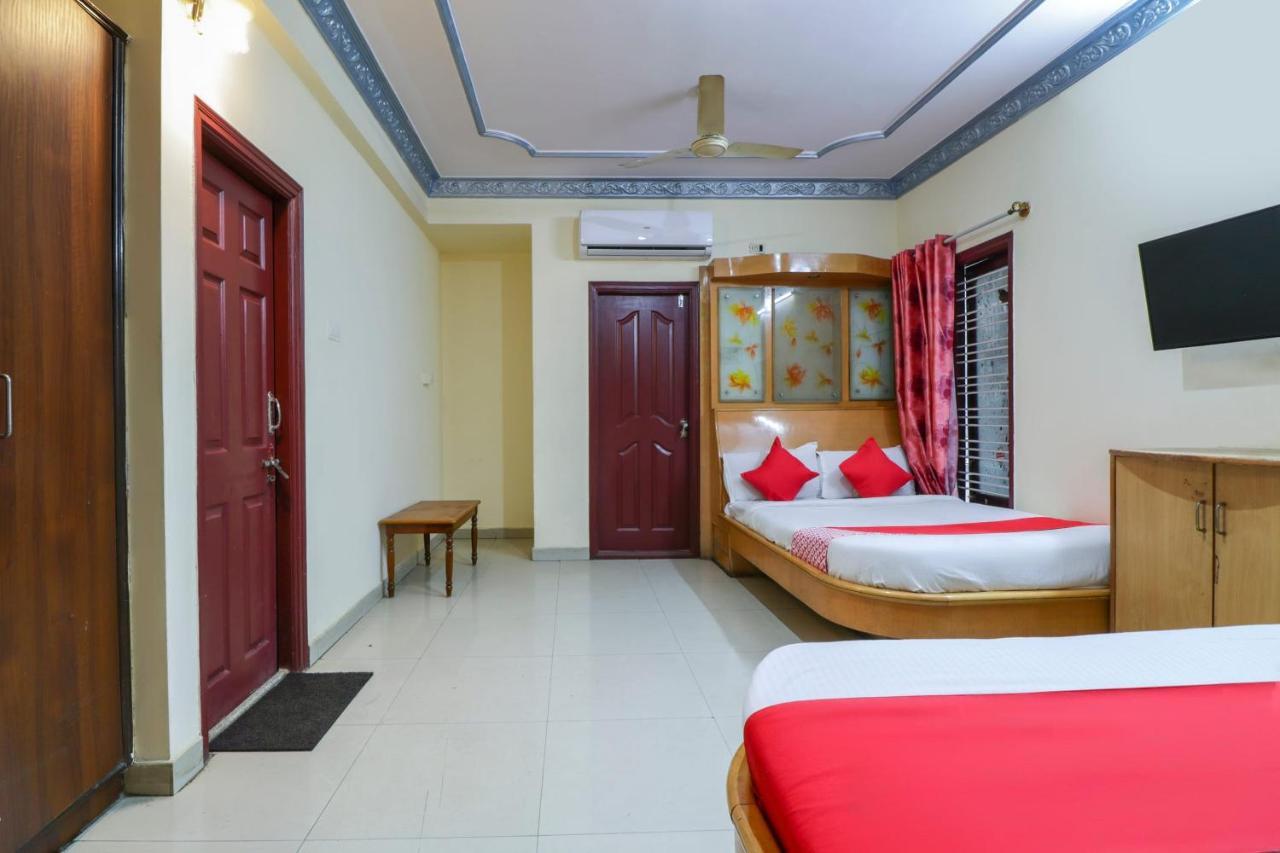 Oyo 71675 New Aishwarya Comforts Hotel Bangalore Esterno foto