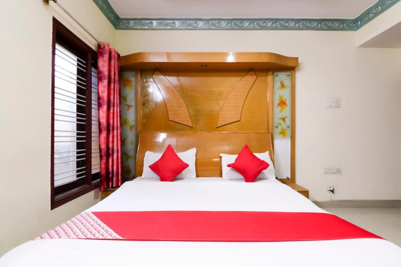 Oyo 71675 New Aishwarya Comforts Hotel Bangalore Esterno foto