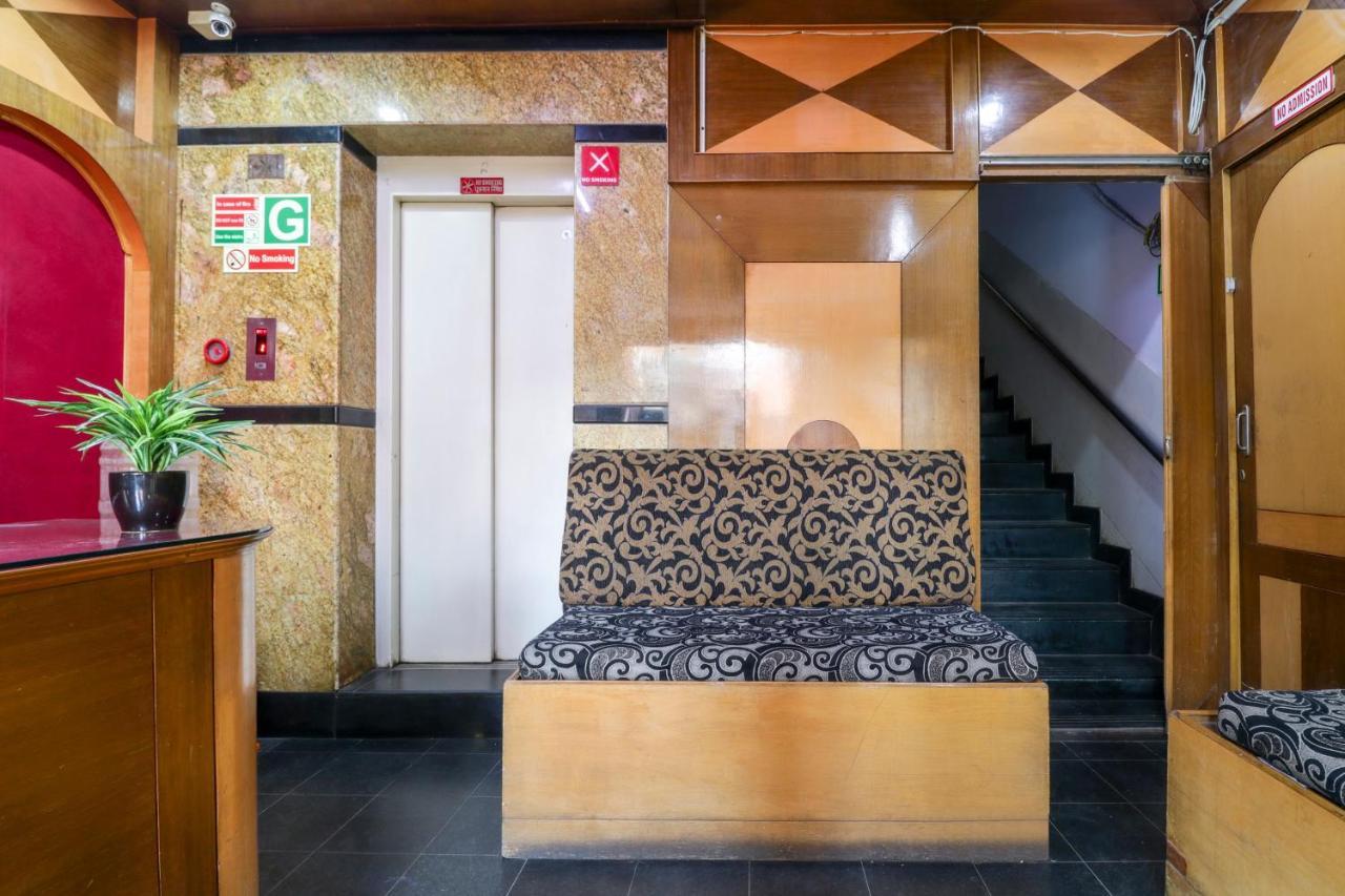 Oyo 71675 New Aishwarya Comforts Hotel Bangalore Esterno foto