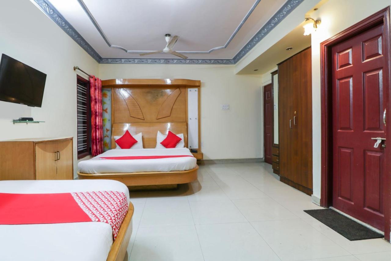 Oyo 71675 New Aishwarya Comforts Hotel Bangalore Esterno foto